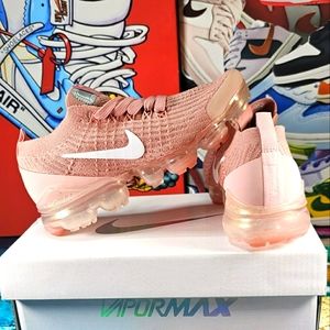 Nike Women's Pink VaporMax Flyknit Sneakers